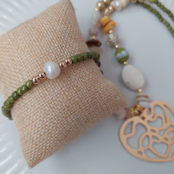 Unique Handcrafted Set of Necklace and Bracelet Crystals Aluminum Pendant - Picture 3 of 4